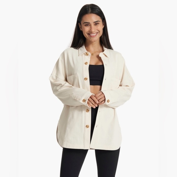 NWOT Vuori Women’s Mackenzie Shirt Jacket in Natural M/L - Picture 10 of 13